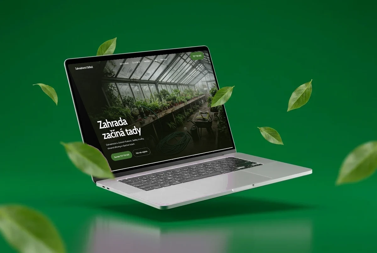 Notebook s webem mezi poletujícími listy